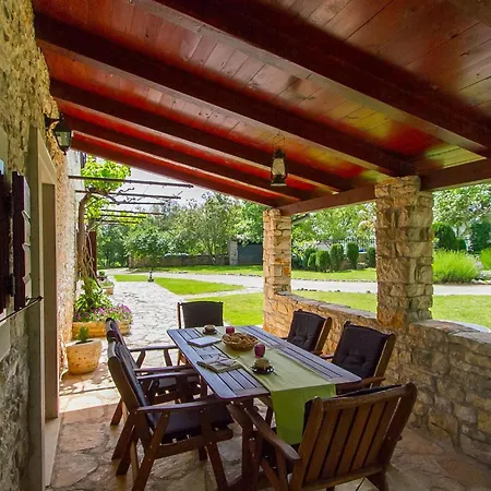 Edera Holiday home